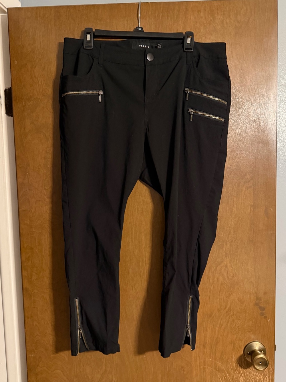 Torrid Black Zip-Detail Crop Pants